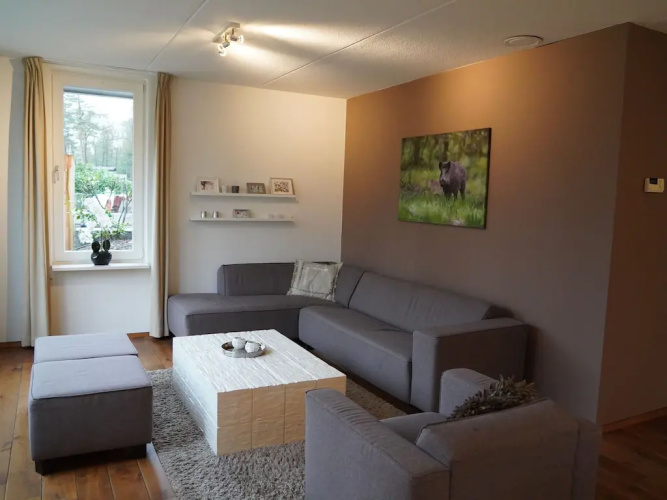 Spacious Villa in Hoenderloo