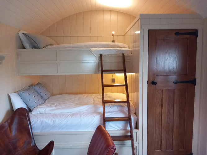 Delightful Shepherds Hut