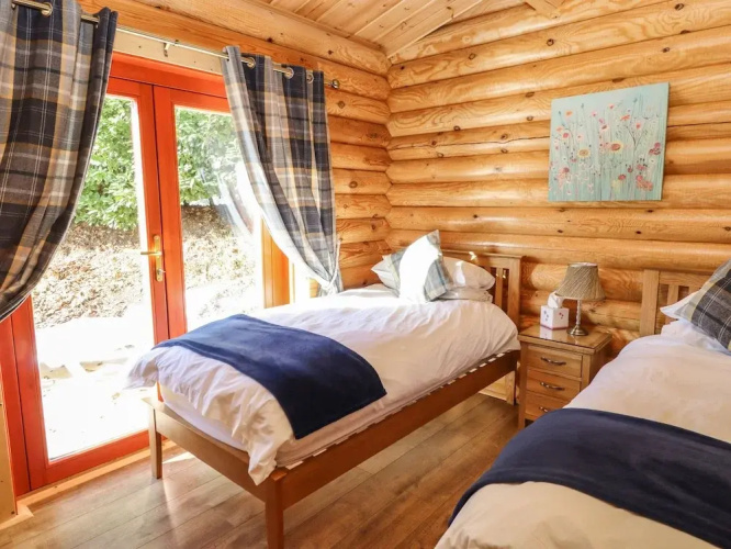 Holly Lodge