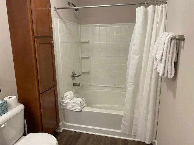 Peaceful Polaris Penthouse 2BR W D Balcony