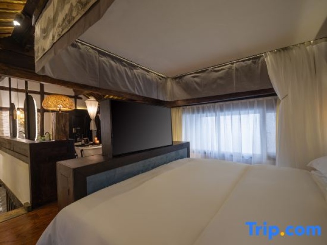 1 Bedroom Duplex Suite