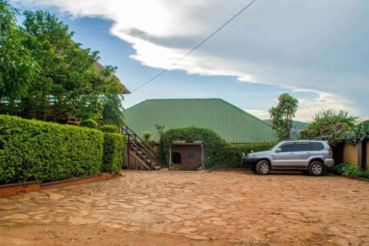 Hotel Gorillas Nest Entebbe
