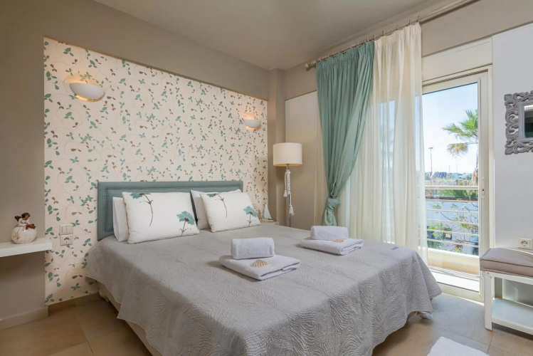 Beachfront Villa Diamond with a heated pool