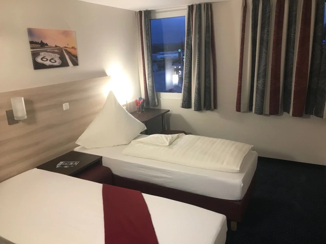 Motel 44