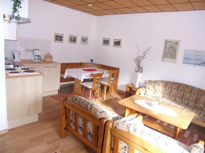 2 Bedrooms Cottage