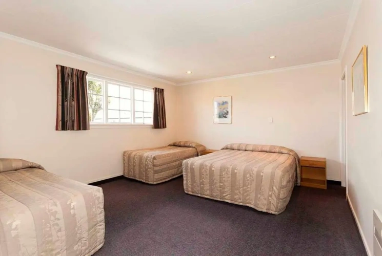 3 Bedrooms Apartment