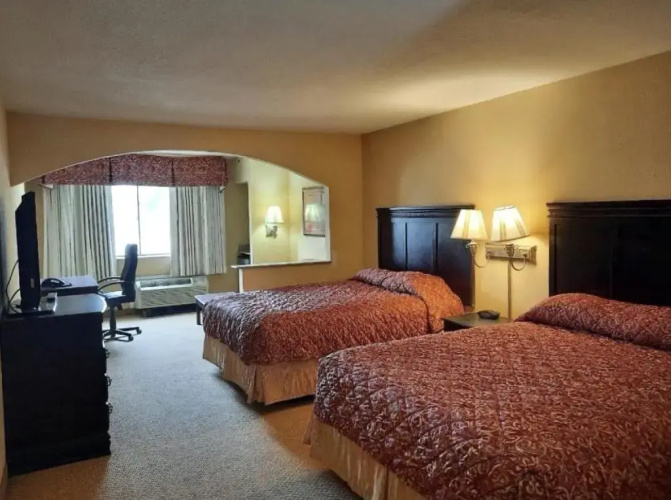 Super 8 by Wyndham Altus