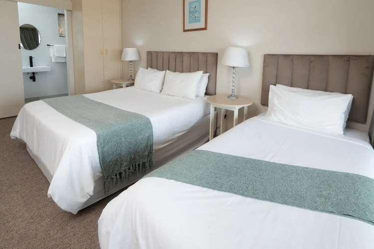 1 Bedroom Deluxe room with balcony and with partial sea view
