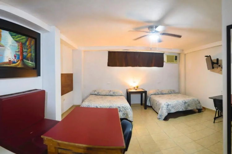 DepaB privado, centrico,Wifi 80 mb ,aire acondicionado ,cocina, cochera techada,