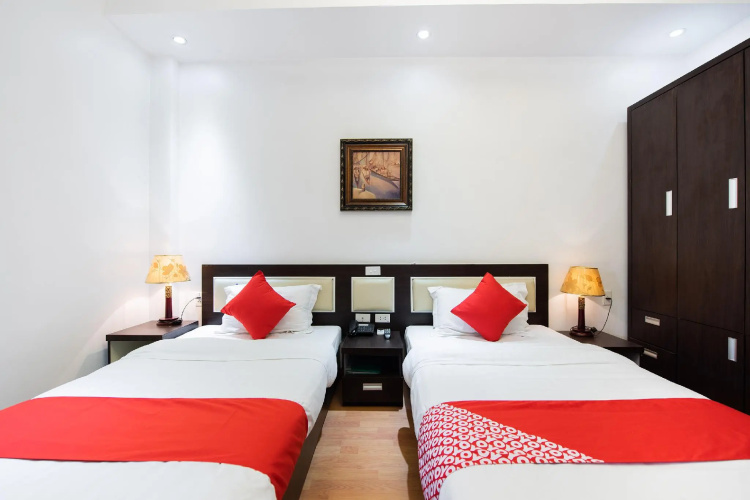 OYO 518 Chariot Hotel