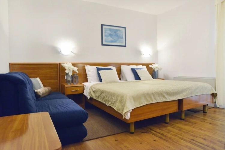 Standard Twin room with balcony
