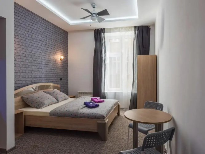 Queen Apartments
