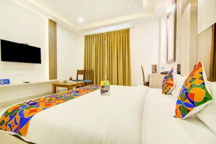 Hotel Yellow by FabHotel