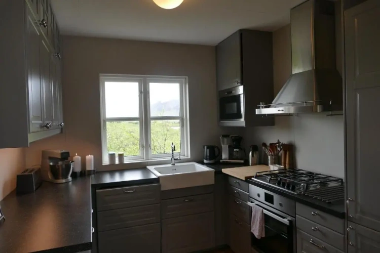 4 Bedrooms Cottage