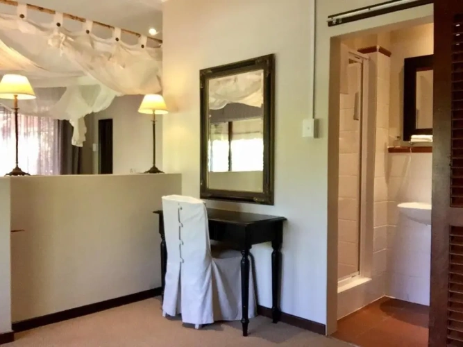 Standard Twin room with view