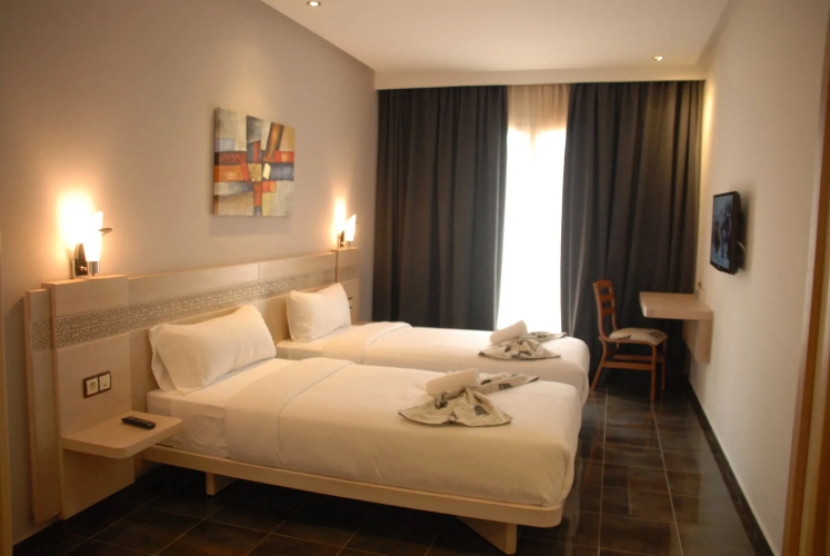 Hotel A44