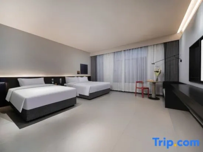 Comfort Family room with city view
