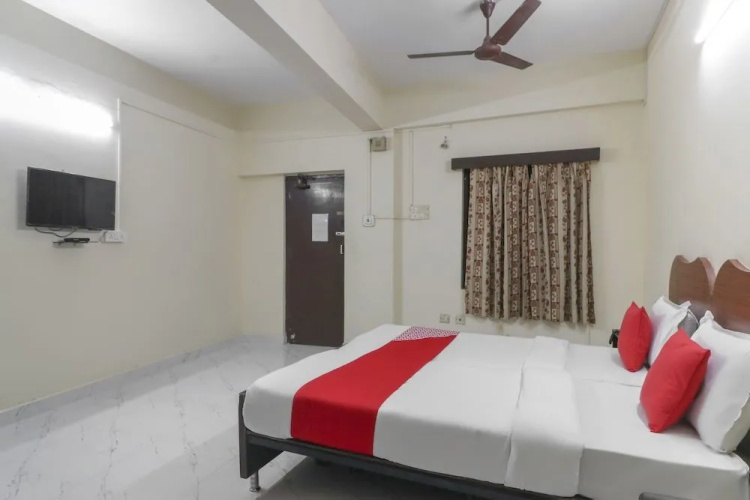 OYO 43893 Uhome Hotel Pvtltd