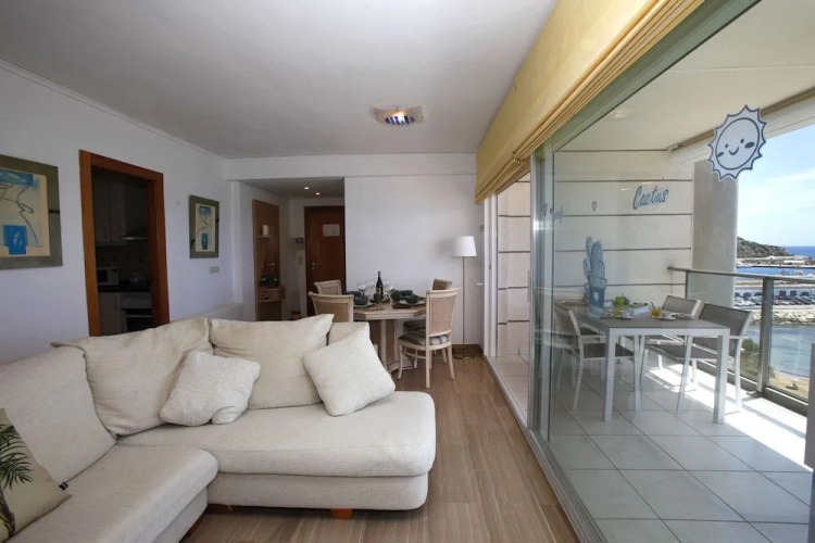 Exclusive Frontline Apt. in Luxury Residence
