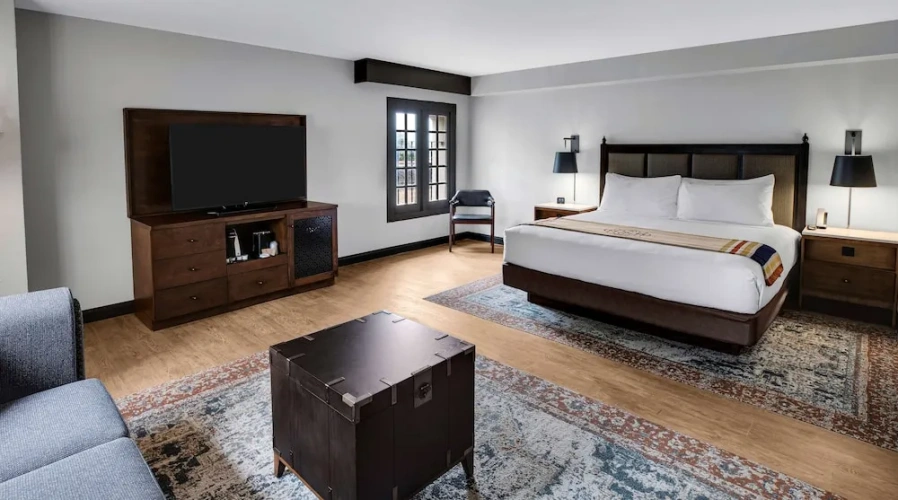 Corner Double room