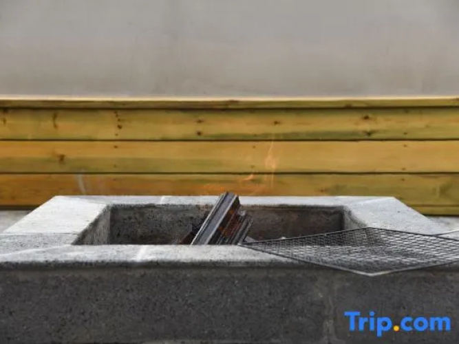 Yunqi Courtyard Hot Spring Inn