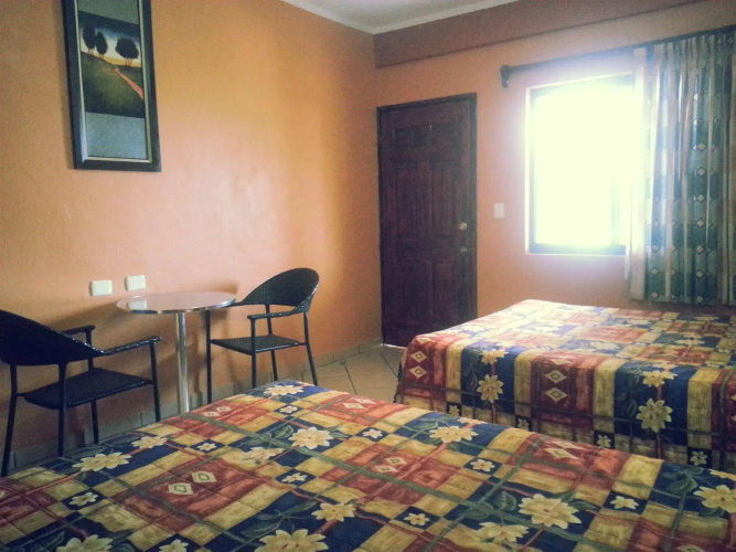 Hotel Plaza Los Arcos