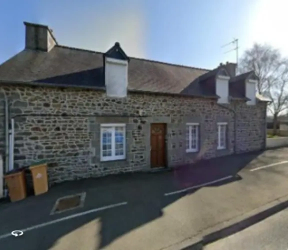 4 Bedrooms Cottage