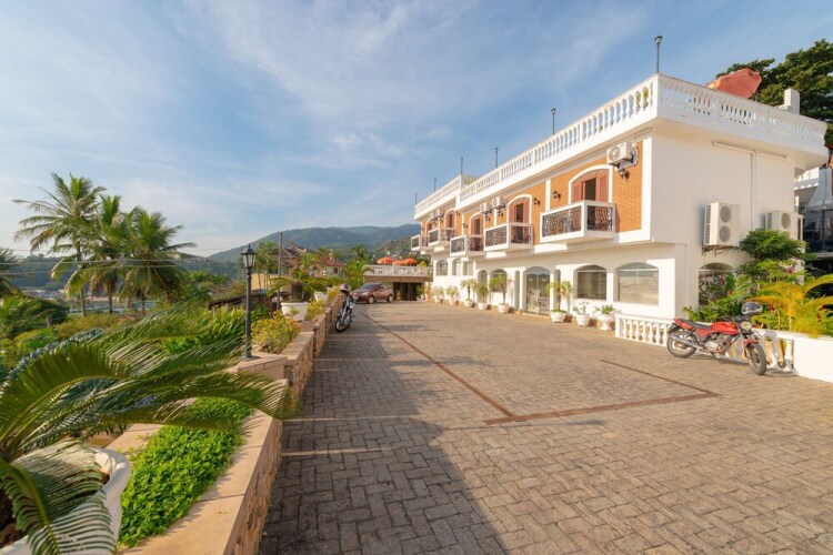 Hotel GuanumbisOver view