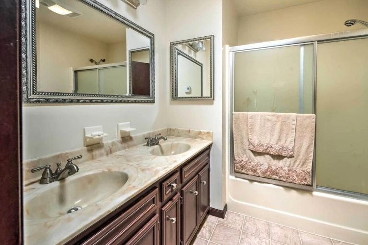 3 Bedrooms Cottage
