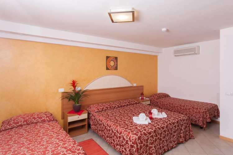 Hotel Bahama