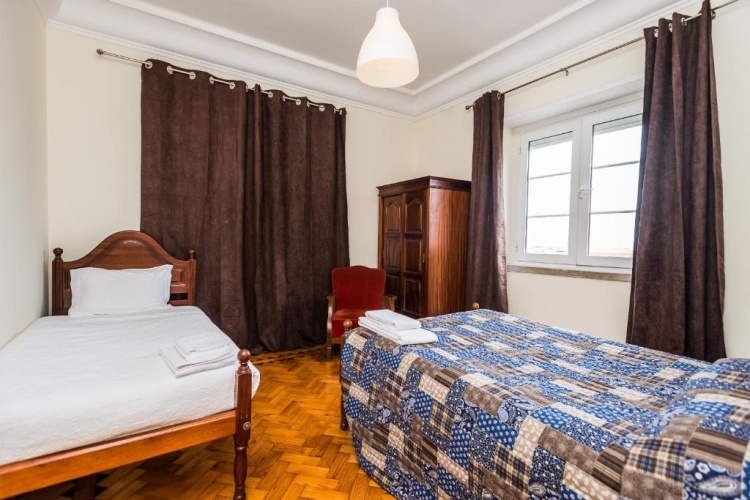 3 Bedrooms Apartment