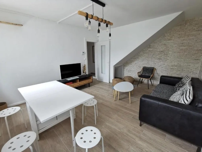 3 Bedrooms Apartment