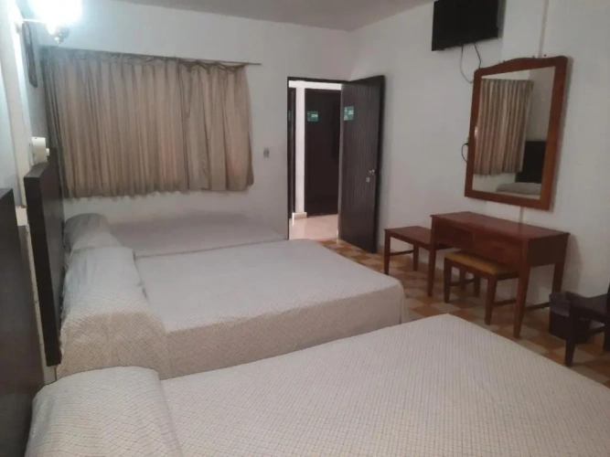 Standard Triple room