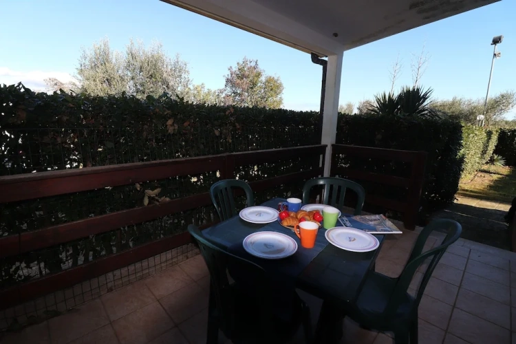 1 Bedroom Bungalow with garden view