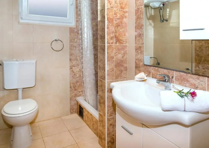 1 Bedroom Apartment with sea view