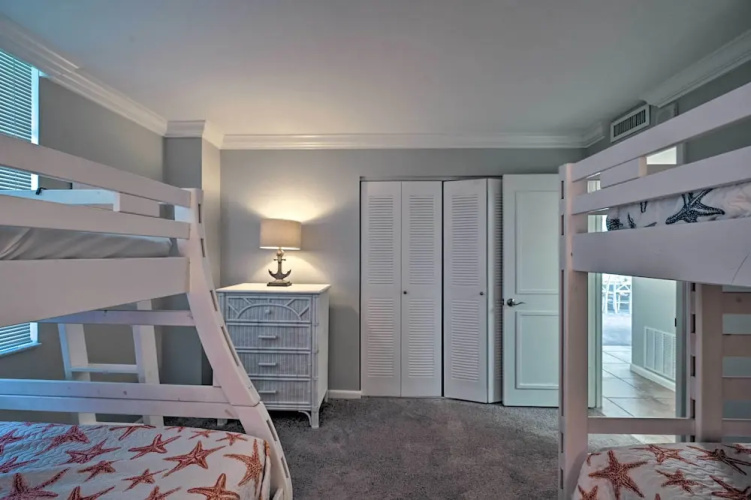 Cozy Coastal Condo w/ Pool Access: Steps to Beach!