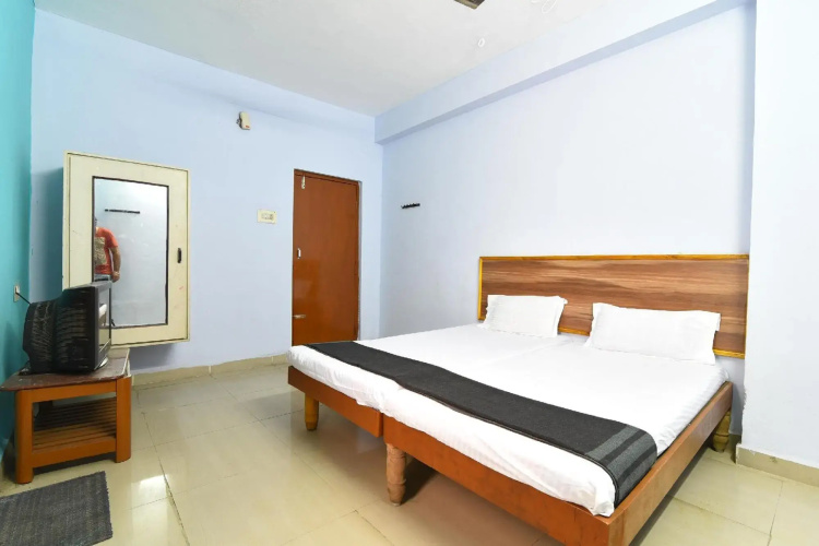Hotel Dhruvathara