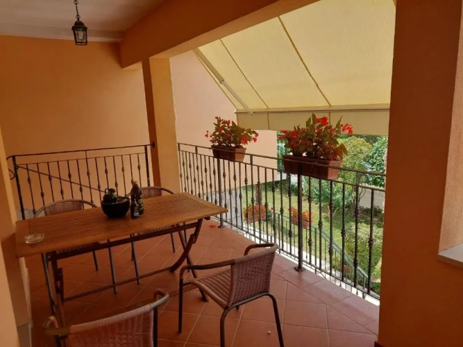 Apartment with balcony