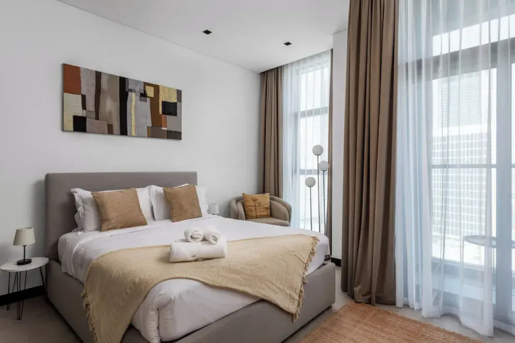 Waves - Premium Studio Stay in the He