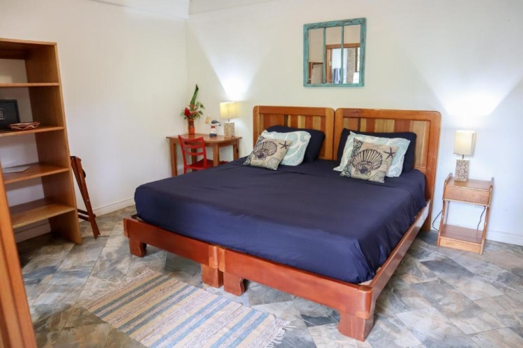 Standard Double Basement room with garden view