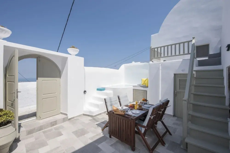Santorini 180 Degrees