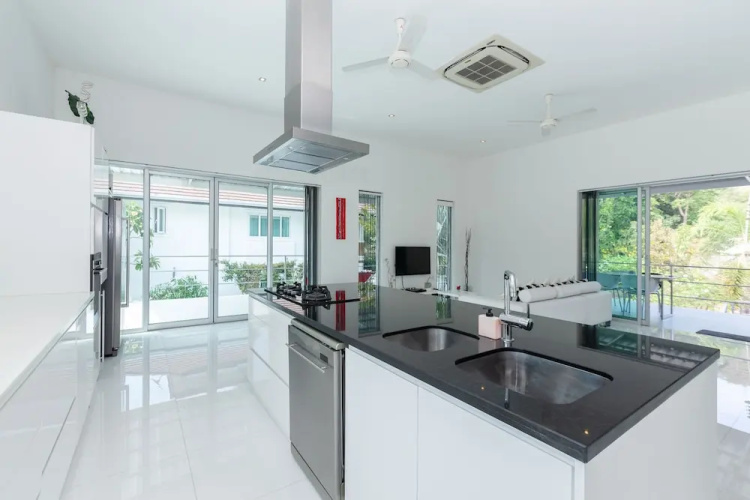 4 Bedroom Modern Pool Villa