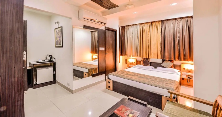 Raghu Mahal Hotel