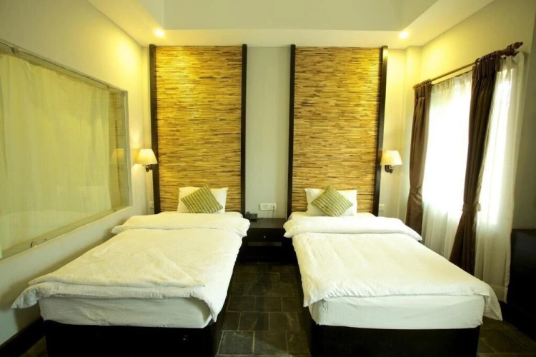 Serene Highway Resort