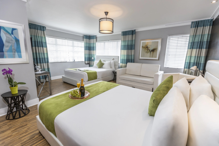 Chesterfield Hotel & Suites