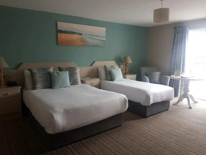Causeway Hotel