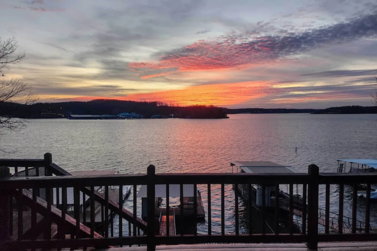Lakefront Linn Creek Home: Family Friendly!