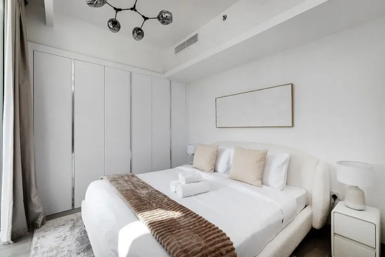 Bright 1BR with balcony in Luma 22