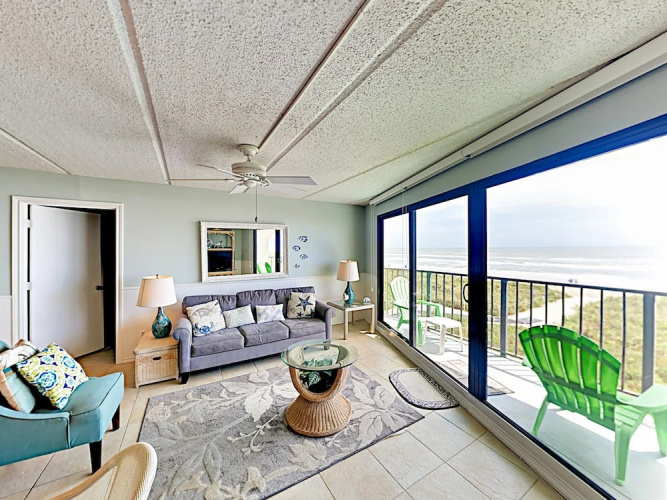 5570 Gulf Blvd Condo Unit 203 - 2 Br condo by RedAwning