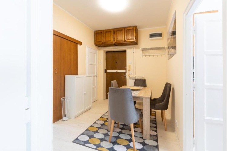 3 Bedrooms Apartment